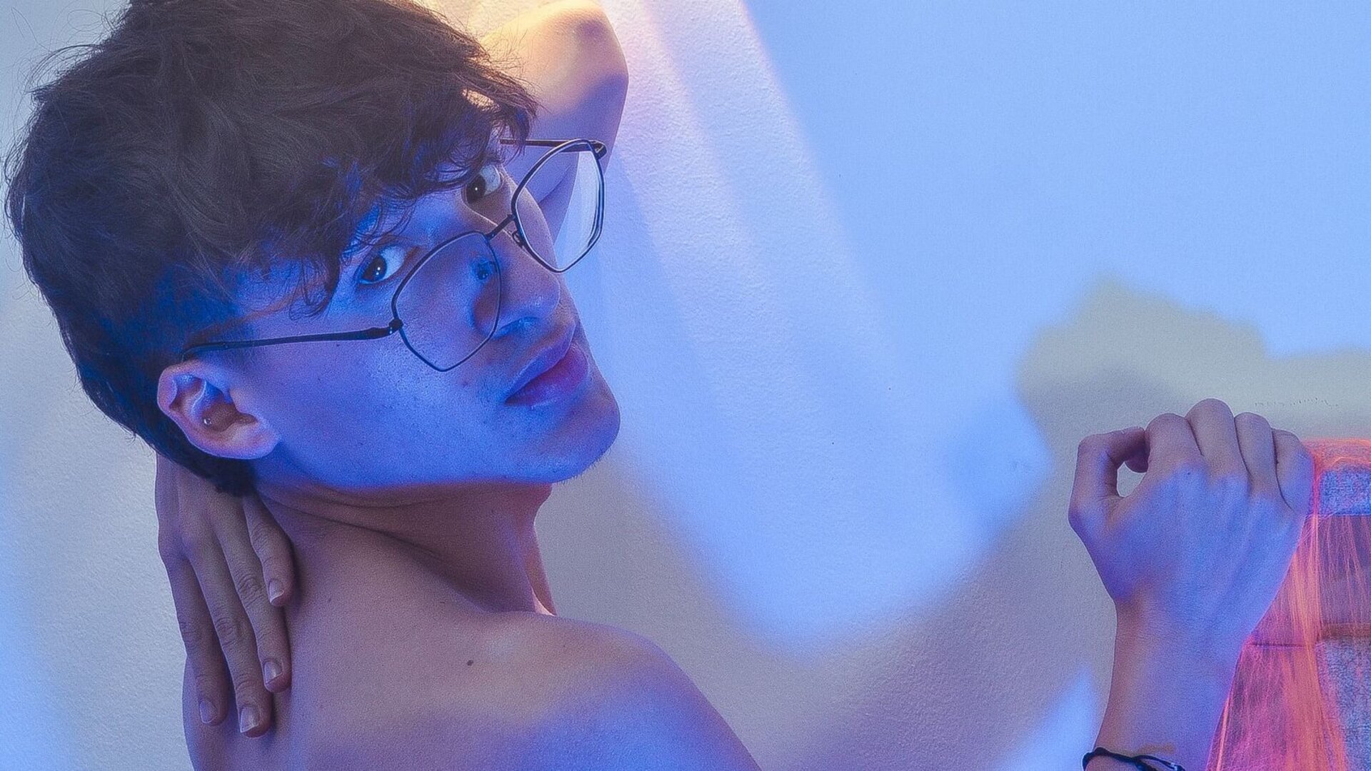 Enter BellmontNeon Recorded Private