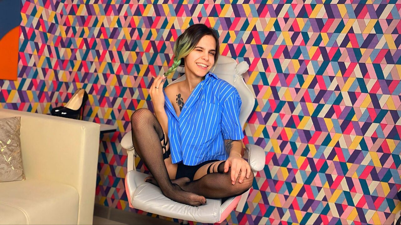 Enter LiraBelle Recorded Private