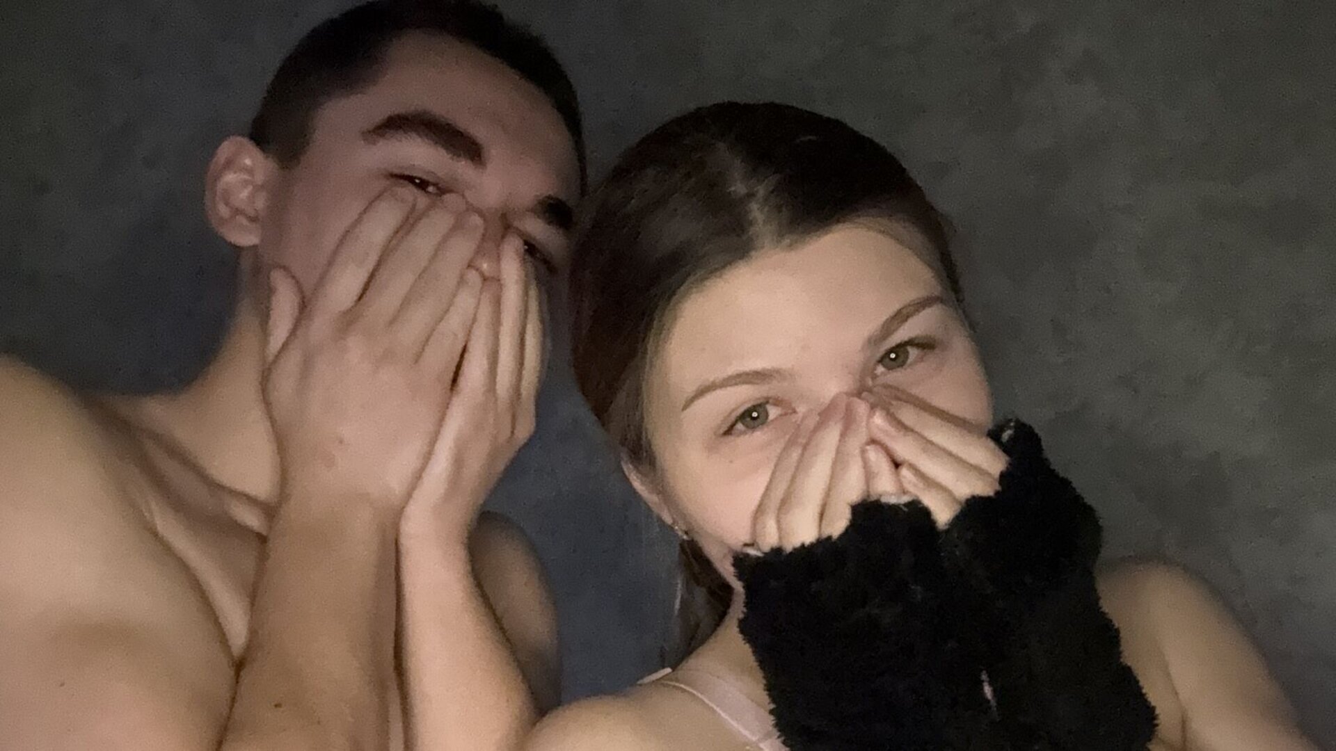 Enter WikyAndDen Recorded Private